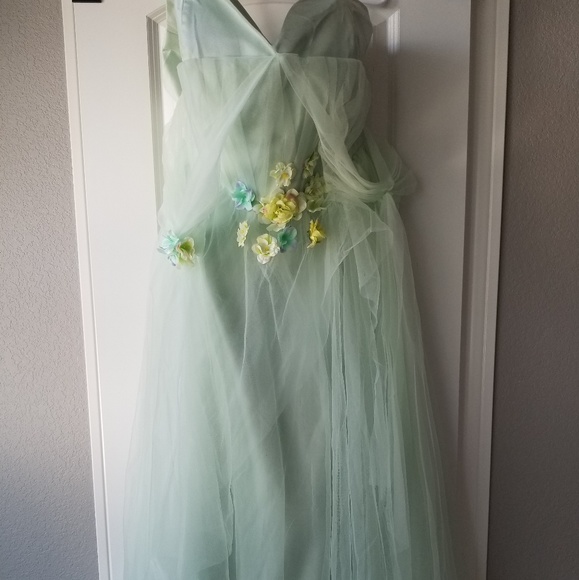 Plus Size Tulle Floral Gown - Picture 3 of 8